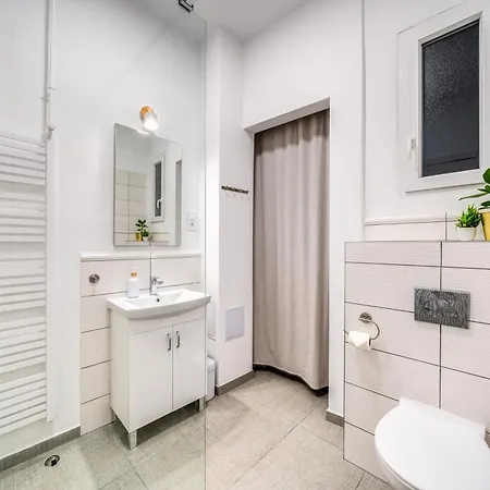 Elegant And Super 2br With 2 Bathrooms * Budapest