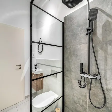 Elegant And Super 2br With 2 Bathrooms * Budapest