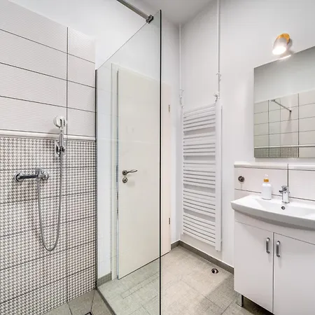 Apartment Klauzal By Stn