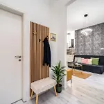 Elegant And Super 2br With 2 Bathrooms Budapesta