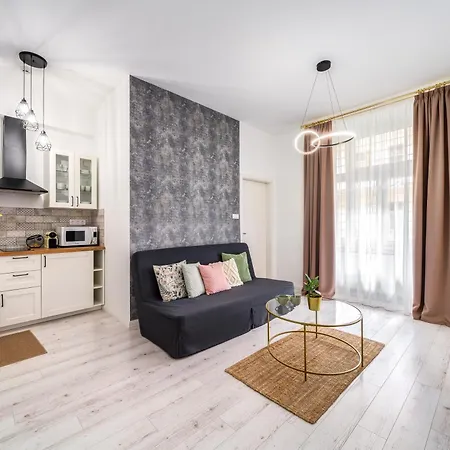 Elegant And Super 2br With 2 Bathrooms * 부다페스트